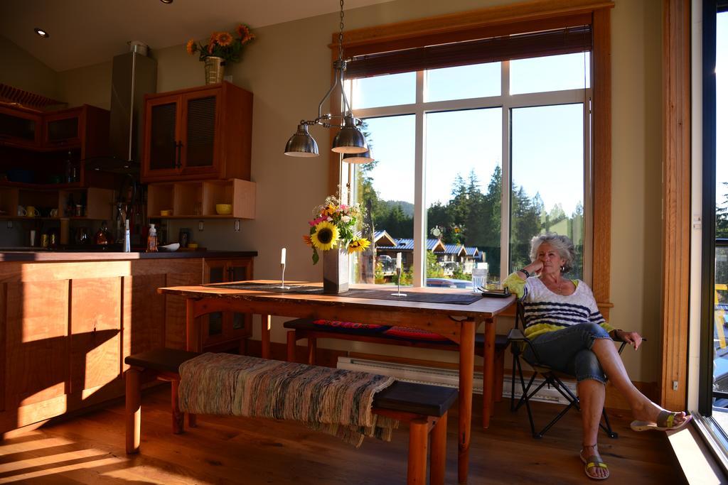 Villa Bjorn Holm à Port Renfrew Extérieur photo